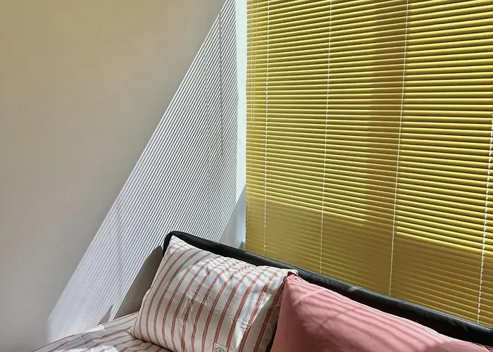 Latte Chacha - 1 Min Walk To Hongdae Station - Free Luggage Storage