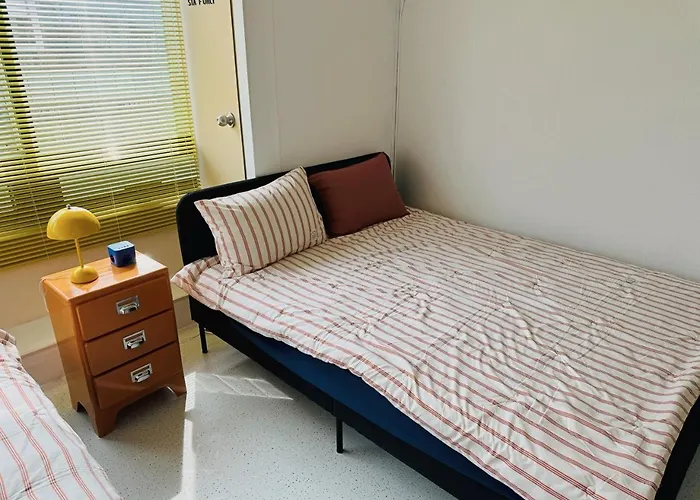 Latte Chacha - 1 Min Walk To Hongdae Station - Free Luggage Storage *