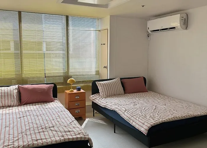 Latte Chacha - 1 Min Walk To Hongdae Station - Free Luggage Storage *